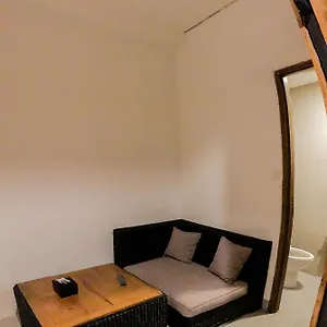 Hostel Dbeds Kuta 